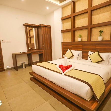 Hotel Cloudbay Kattappana Ngoại thất bức ảnh